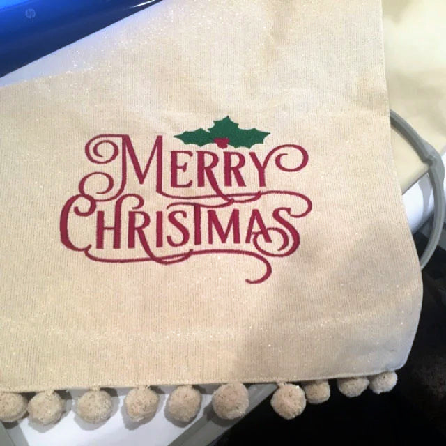 Archivos de diseño de bordado de Feliz Navidad - 3 tamaños